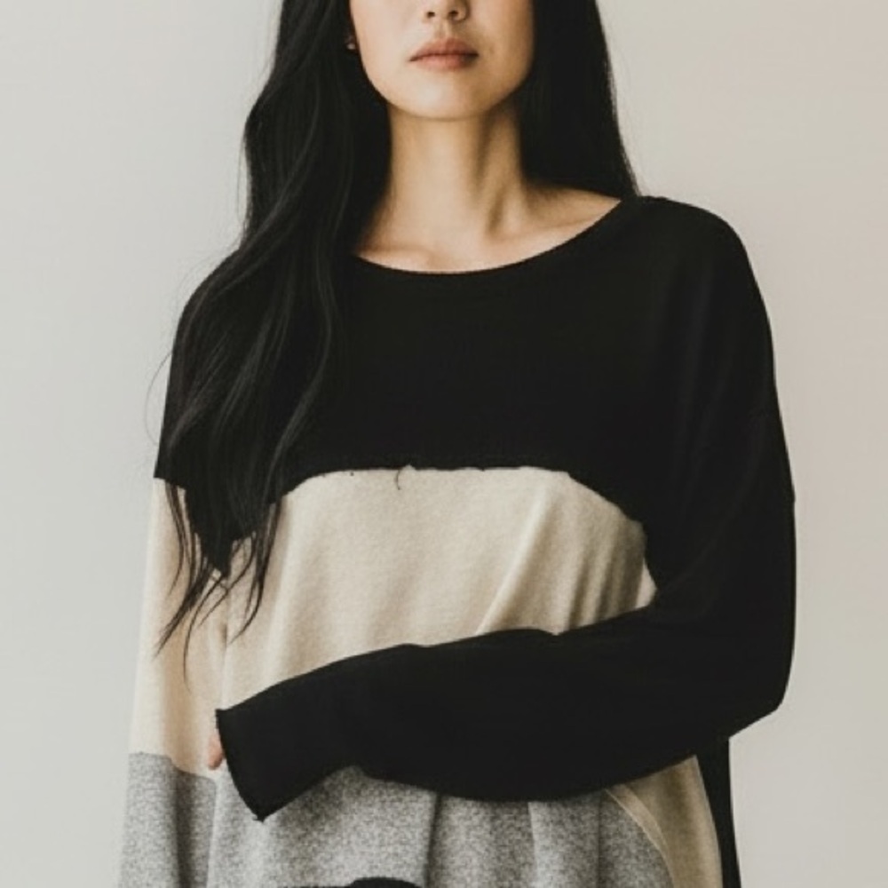 Three Bird Nest Black Colorblock nautical lightweight top Top in size small